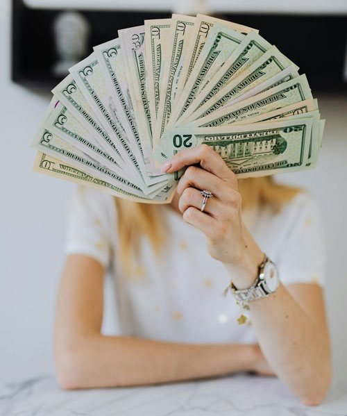 钱，也叫马内，
管住你的钱袋子